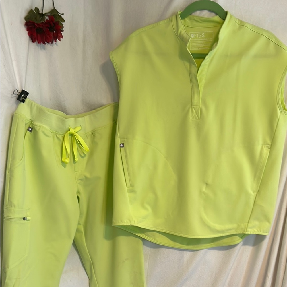Figs Lime Green Sleeveless Scrub Set